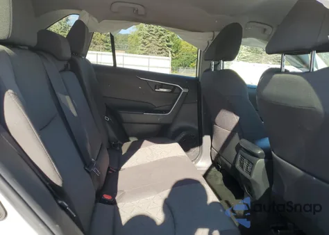 2023 Toyota Rav4 Xle z USA, uszkodzony, nr VIN 4T3RWRFV3PU099027